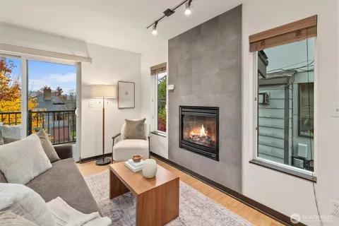 $849,950 | 2516 Yale Avenue East, Unit C, Seattle, WA 98102