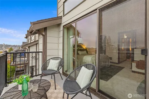 $849,950 | 2516 Yale Avenue East, Unit C, Seattle, WA 98102