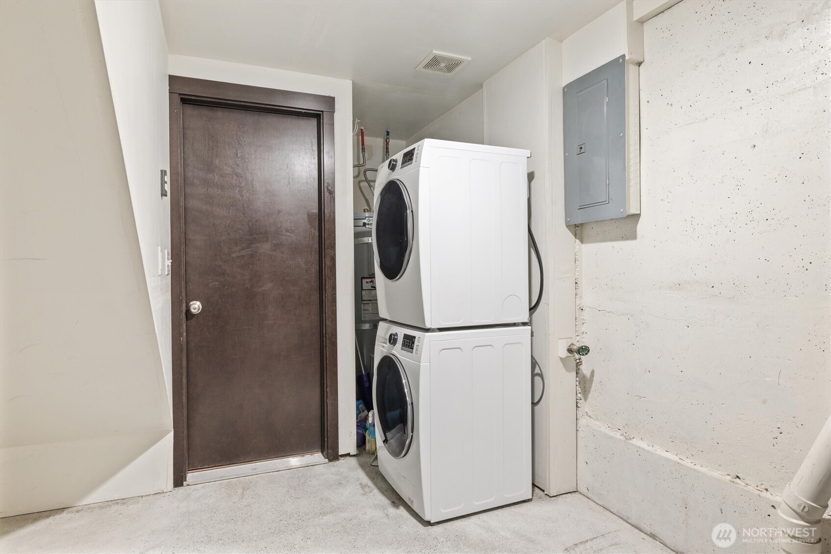 2516 Yale Avenue East, Unit C Seattle, WA 98102 - Photo 26 of 37 a utility room with dryer and washer