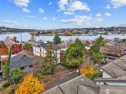 $849,950 | 2516 Yale Avenue East, Unit C, Seattle, WA 98102