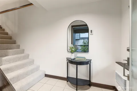 $849,950 | 2516 Yale Avenue East, Unit C, Seattle, WA 98102