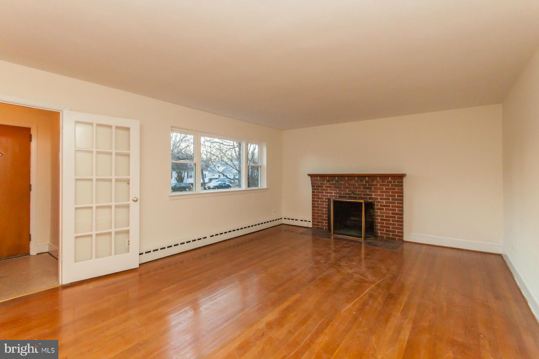 5206 Wheeler Road Temple Hills, MD 20748 - Photo 2 of 23 Living Room