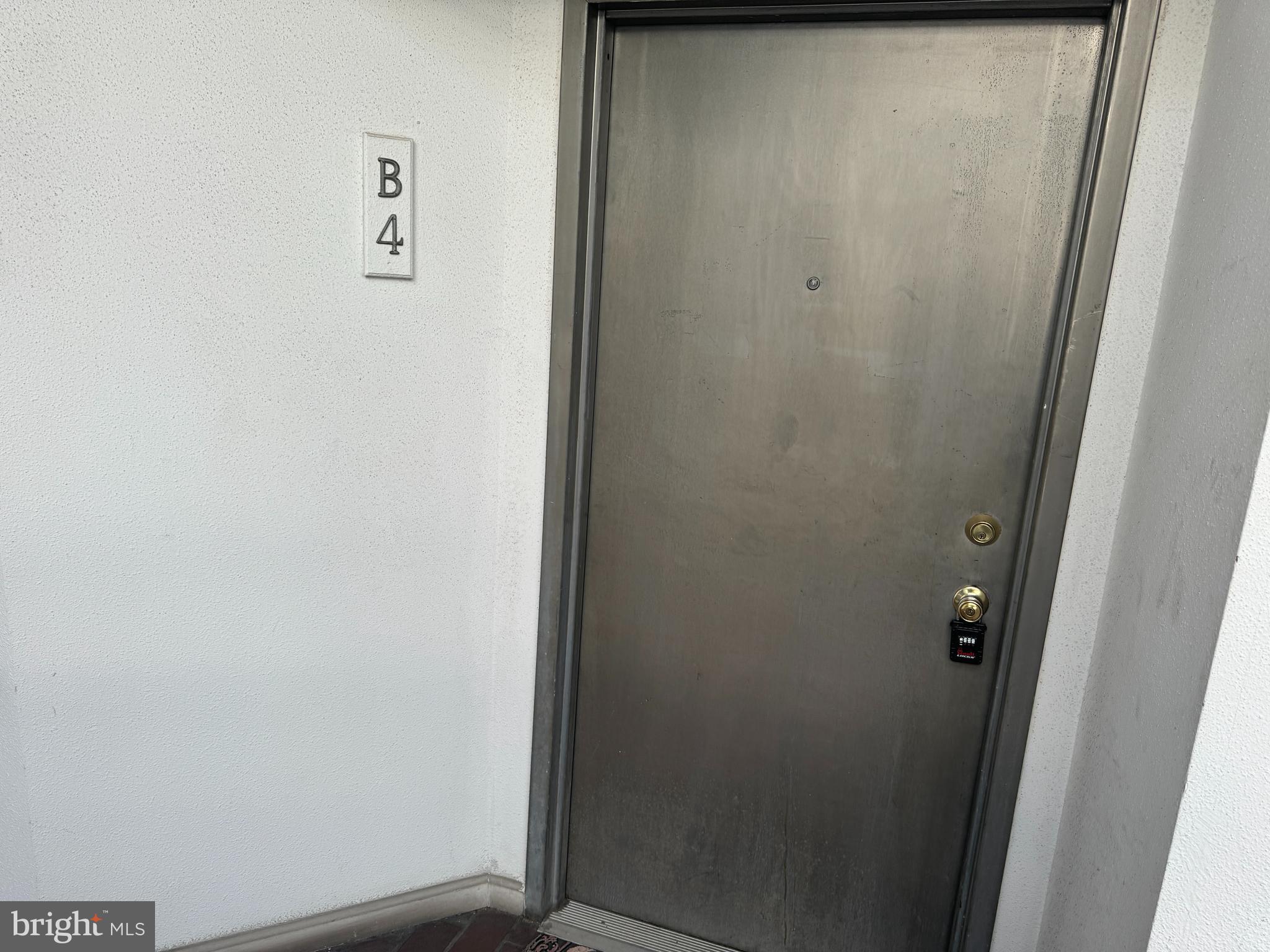 1011 Hunter Street, Unit B4 Baltimore, MD 21202 - Photo 5 of 17 a bathroom with a shower