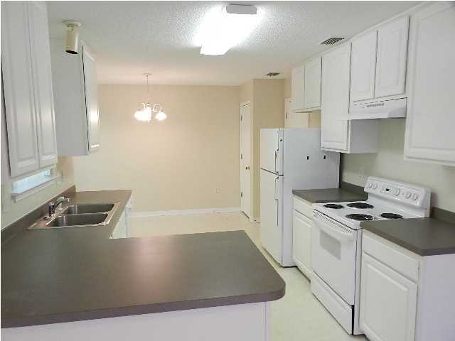 7129 Snug Waters Road Navarre, FL 32566 - Photo 8 of 27