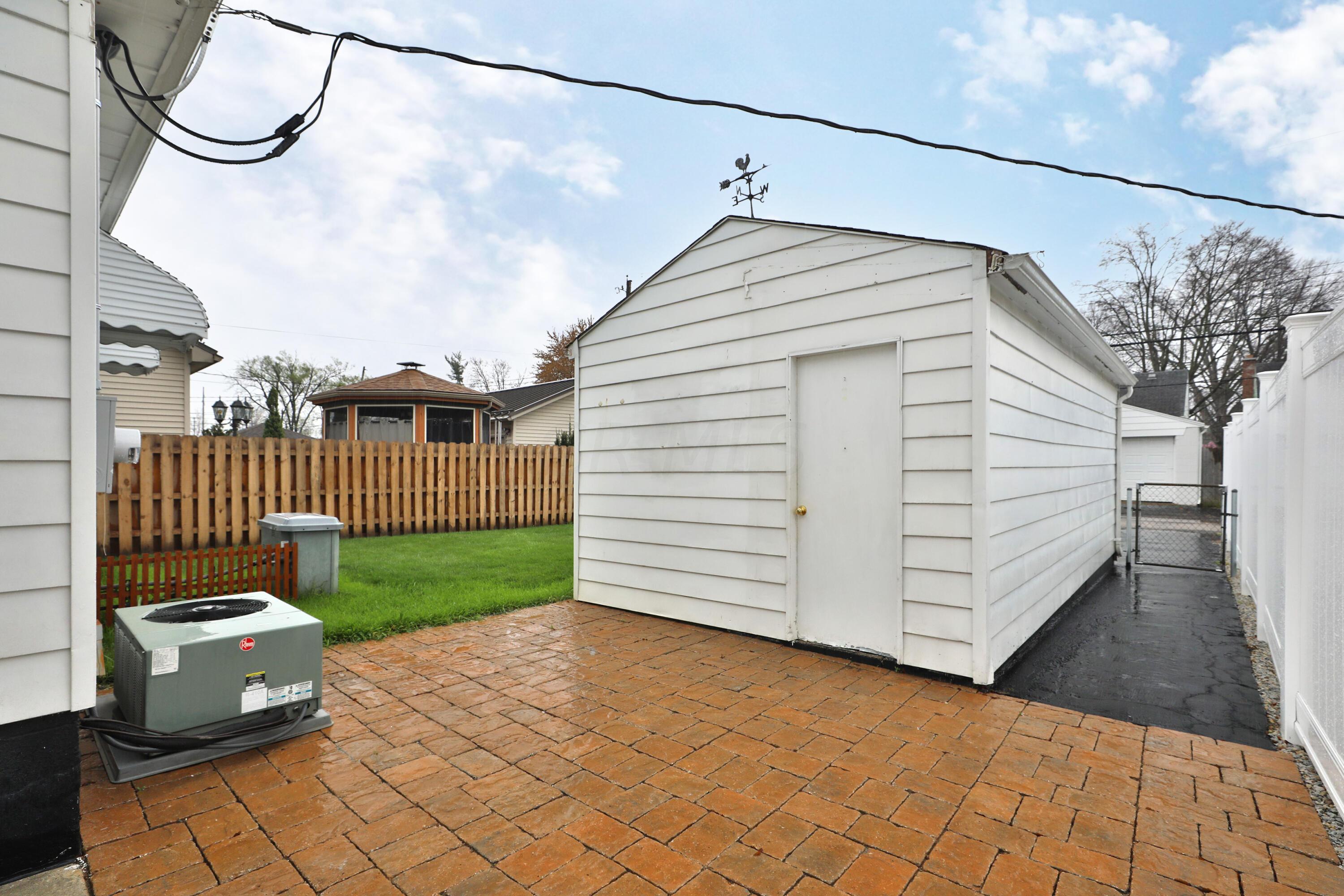 645 Morse Road Columbus, OH 43214 - Photo 37 of 41 Patio