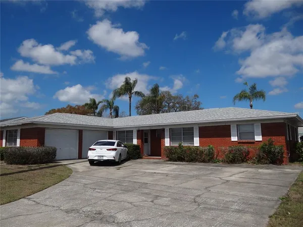 $1,750 | 11017 126th Avenue North, Largo, FL 33778