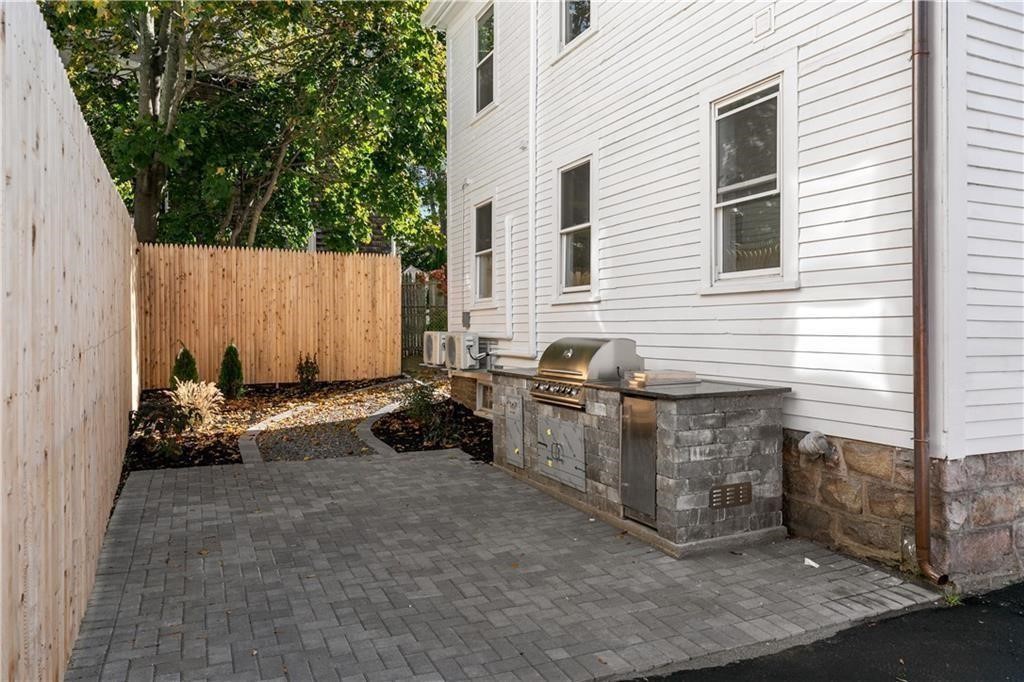 131 Broadway, Unit 2 Newport, RI 02840 - Photo 3 of 19