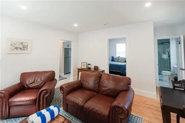 $2,500 | 131 Broadway, Unit 2, Newport, RI 02840