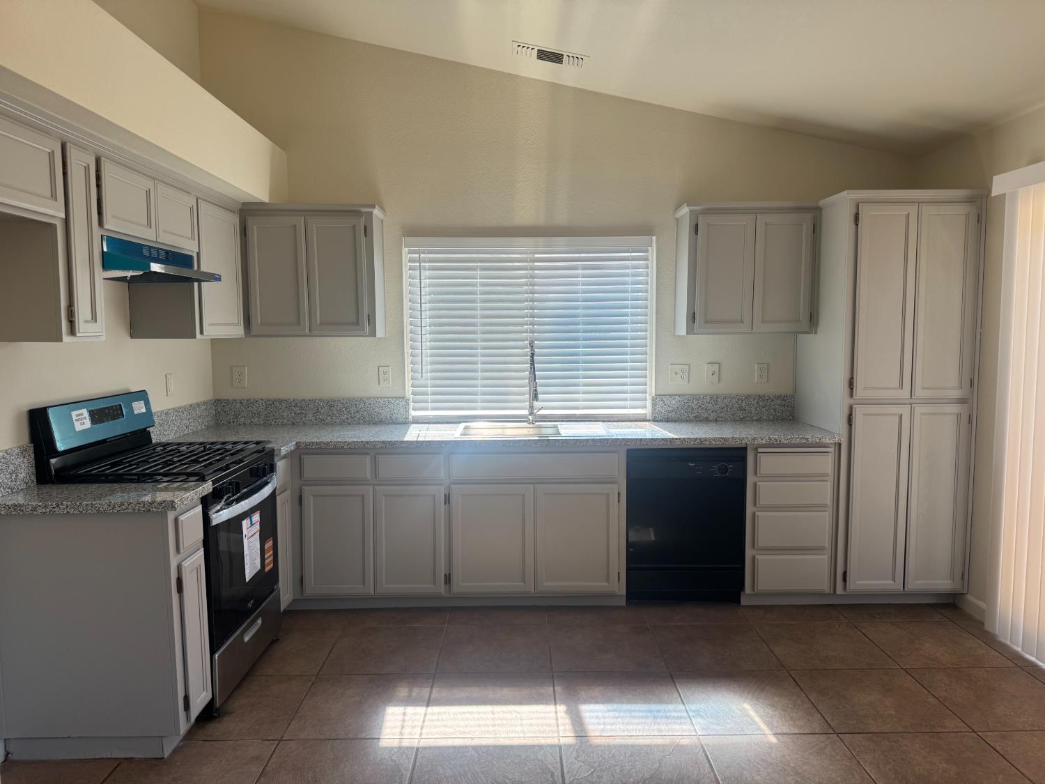 2529 Rushing River Drive Modesto, CA 95351 - Photo 6 of 22