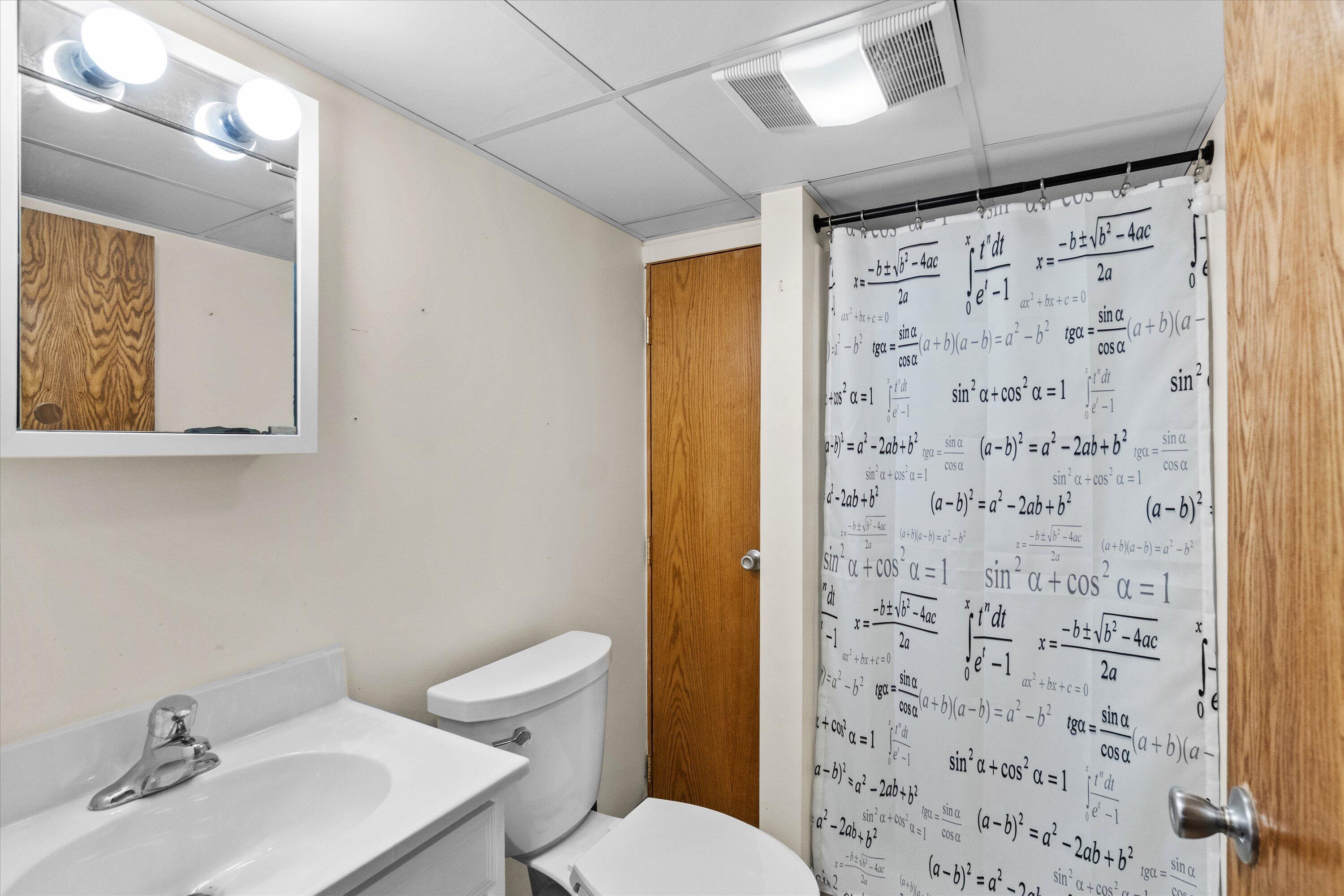 3225 South 80th Street Milwaukee, WI 53219 - Photo 21 of 29 Full bathroom
