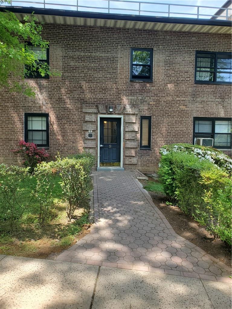 9 Manchester Road, Unit 2R (A22) Eastchester, NY 10709 - Photo 1 of 1 Main Entrance