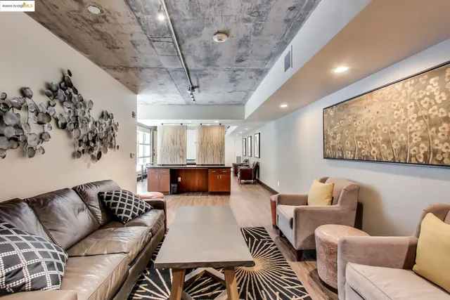 $2,750 | 311 Oak Street, Unit 725, Oakland, CA 94607