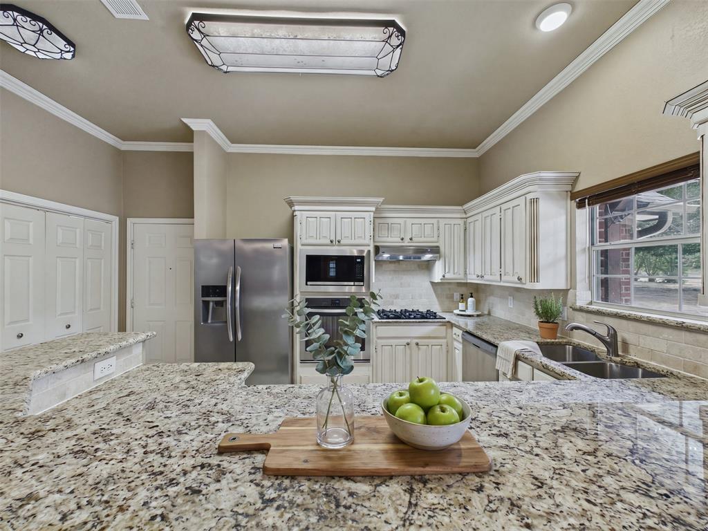 616 West Walcott Street Pilot Point, TX 76258 - Photo 15 of 36 Gallery Image 15