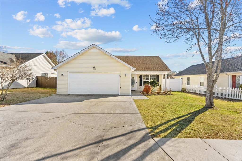 210 Periwinkle Way Dalton, GA 30721 - Photo 3 of 40 Gallery Image 3