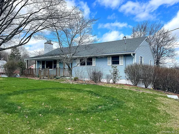 $399,000 | 4 Claire Ann Drive, Warwick, NY 10990