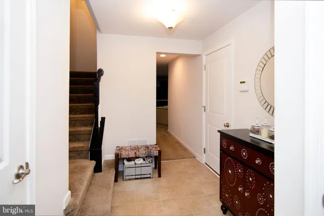 walk in closet with window