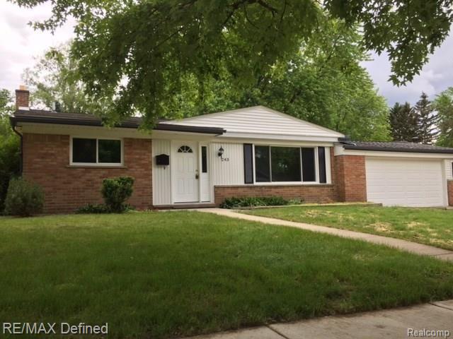 243 North Hill Circle Rochester, MI 48307 - Photo 1 of 31 IMG_0923.JPG