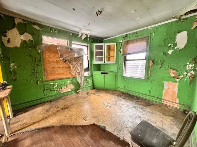 a view of backyard with a garden and plants