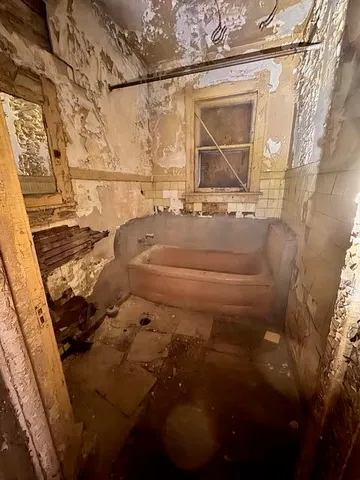 $69,900 | 640 Polk Street, Gary, IN 46402