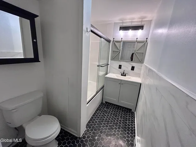 $1,050 | 390 Clinton Avenue, Unit 1B, Albany, NY 12206