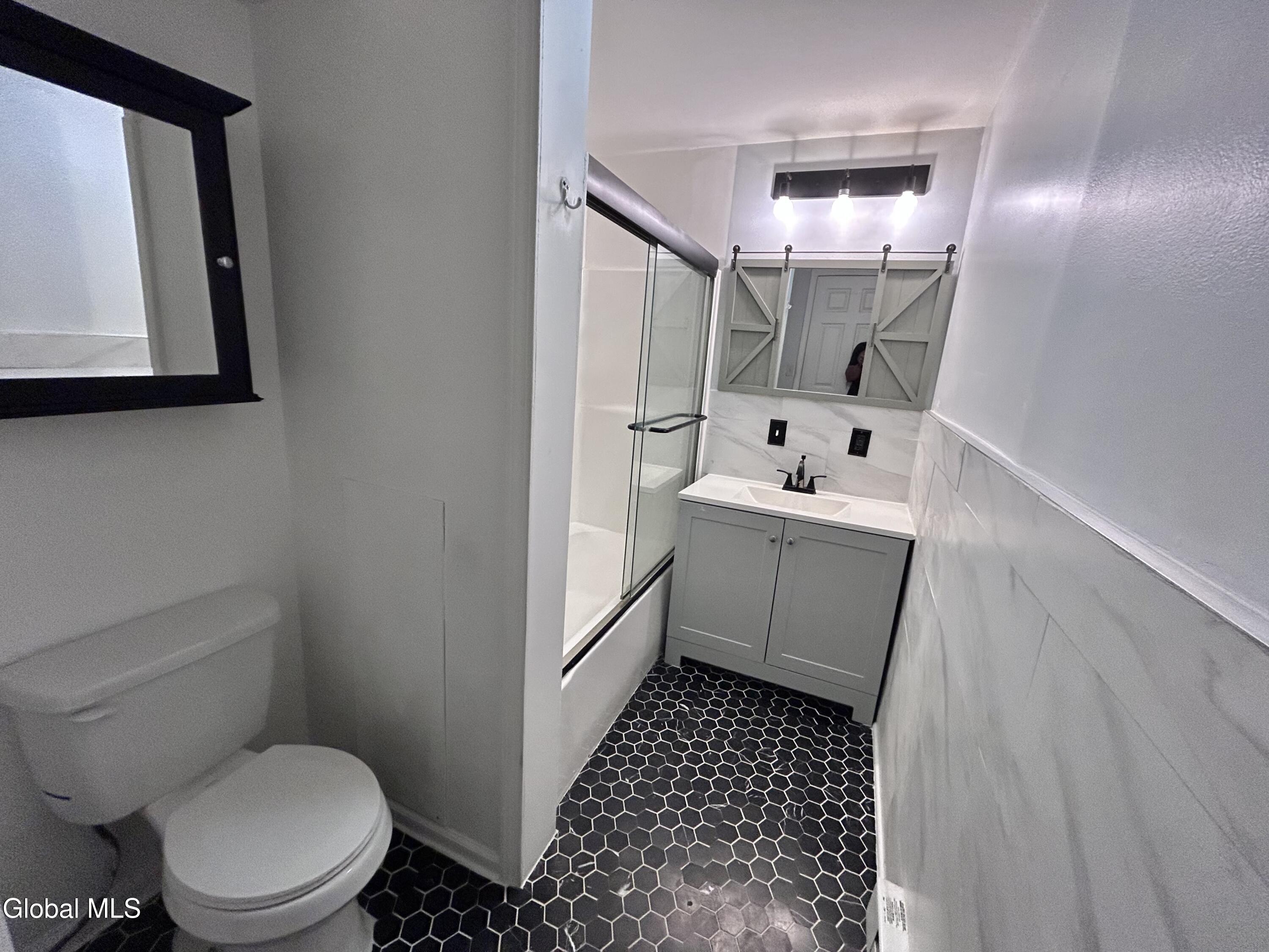 390 Clinton Avenue, Unit 1B Albany, NY 12206 - Photo 11 of 12 IMG_0685