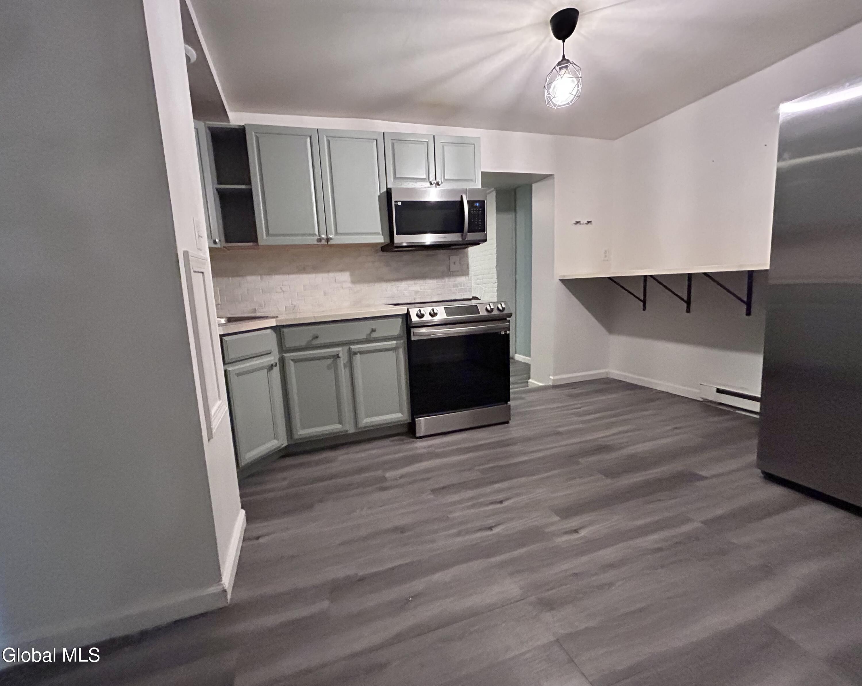 390 Clinton Avenue, Unit 1B Albany, NY 12206 - Photo 4 of 12 IMG_0695