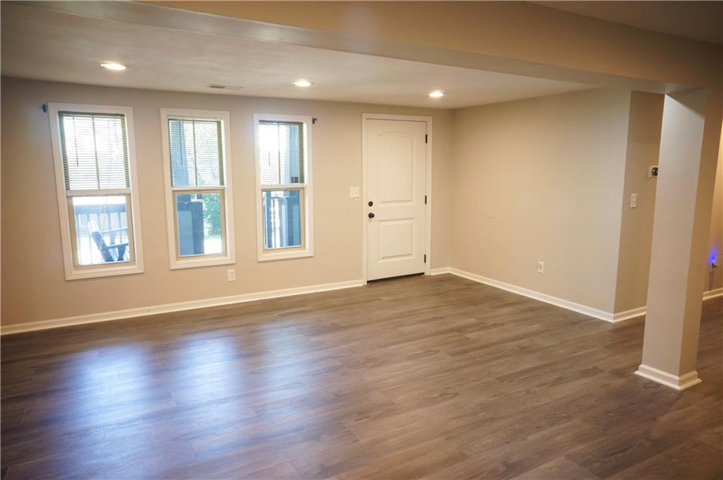 1000 South Trail Ridge Drive Independence, MO 64050 - Photo 4 of 52