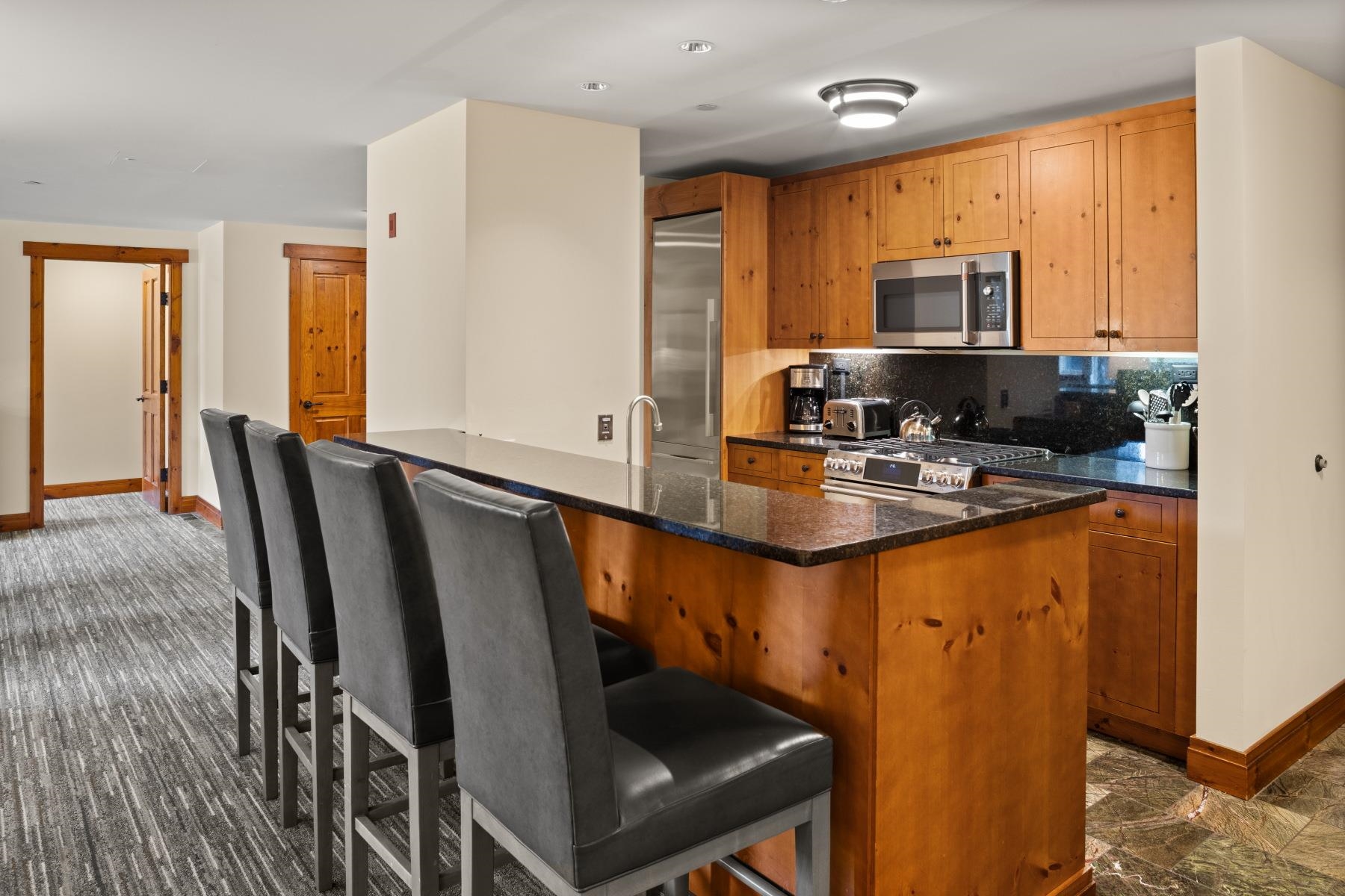 7412 Mountain Road, Unit 408 Stowe, VT 05672 - Photo 18 of 49