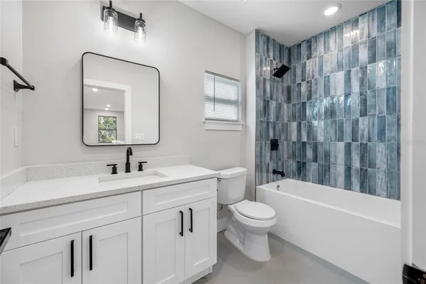 $3,950 | 6910 Dartmouth Avenue North, St. Petersburg, FL 33710