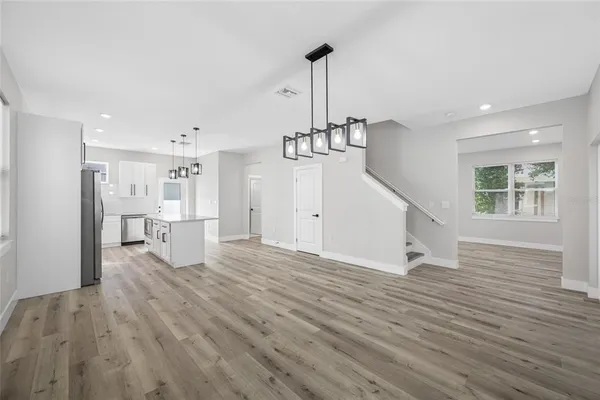 $3,950 | 6910 Dartmouth Avenue North, St. Petersburg, FL 33710