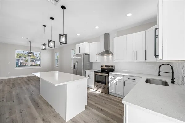 $3,950 | 6910 Dartmouth Avenue North, St. Petersburg, FL 33710