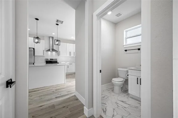 $3,950 | 6910 Dartmouth Avenue North, St. Petersburg, FL 33710