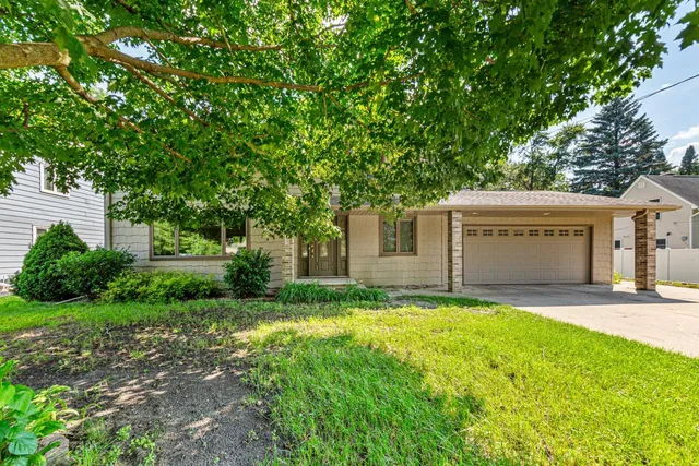 $350,000 | 1633 Massee Street, Albert Lea, MN 56007