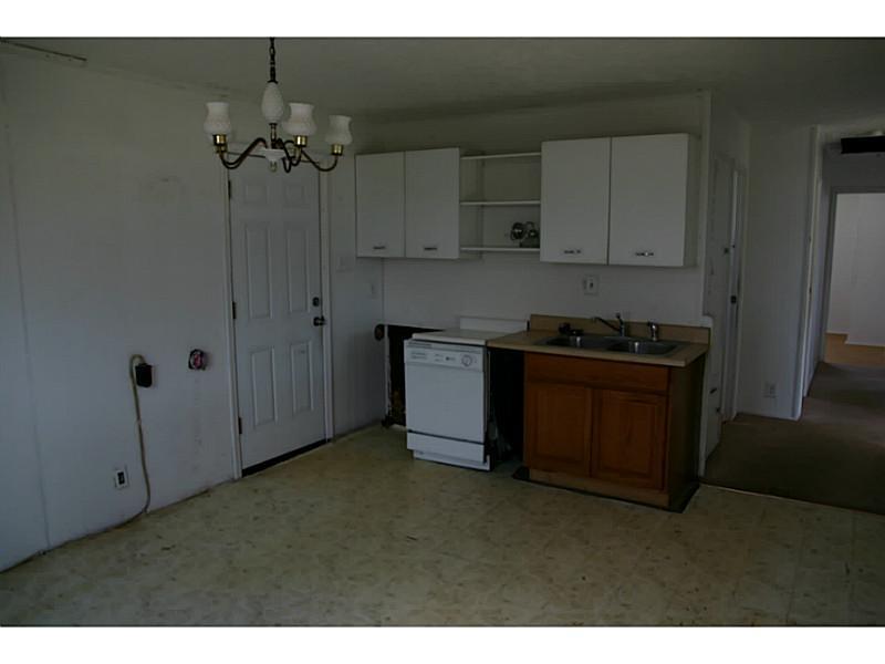 208 Ricks Avenue Greenfield, IN 46140 - Photo 4 of 9