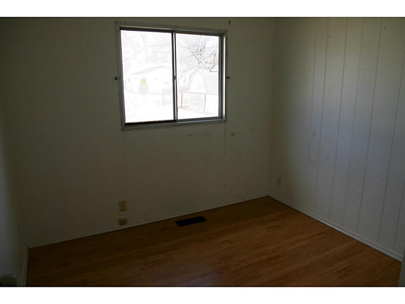 208 Ricks Avenue Greenfield, IN 46140 - Photo 8 of 9