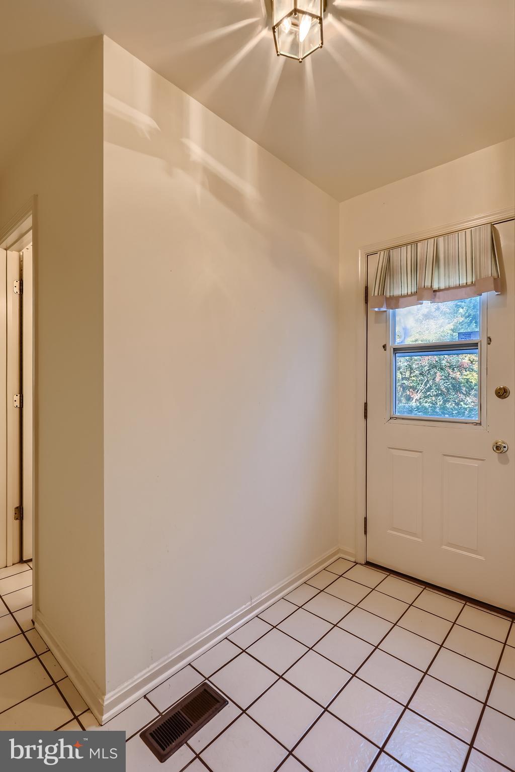 1308 Denby Road Towson, MD 21286 - Photo 16 of 35 Mudroom/Walkout to backyard