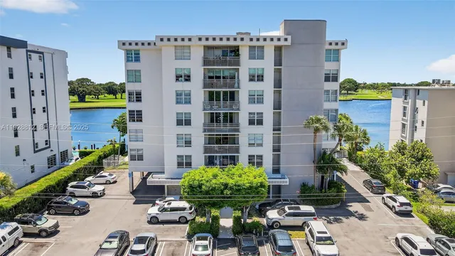 $799,000 | 9250 West Bay Harbor Drive, Unit 5D, Bay Harbor Islands, FL 33154