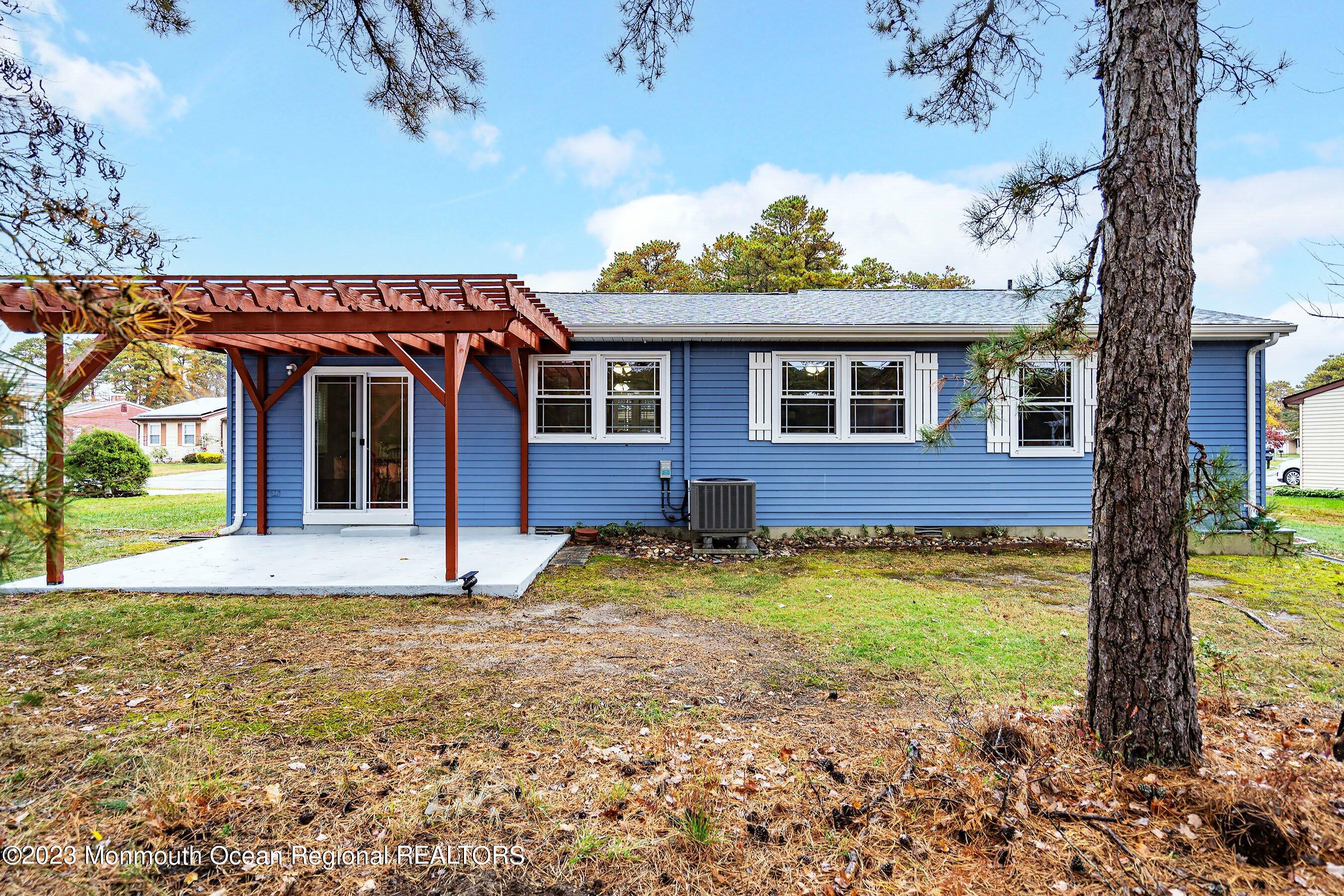 30 Augusta Road, Unit 73 Whiting, NJ 08759 - Photo 24 of 49 24-Rear 1