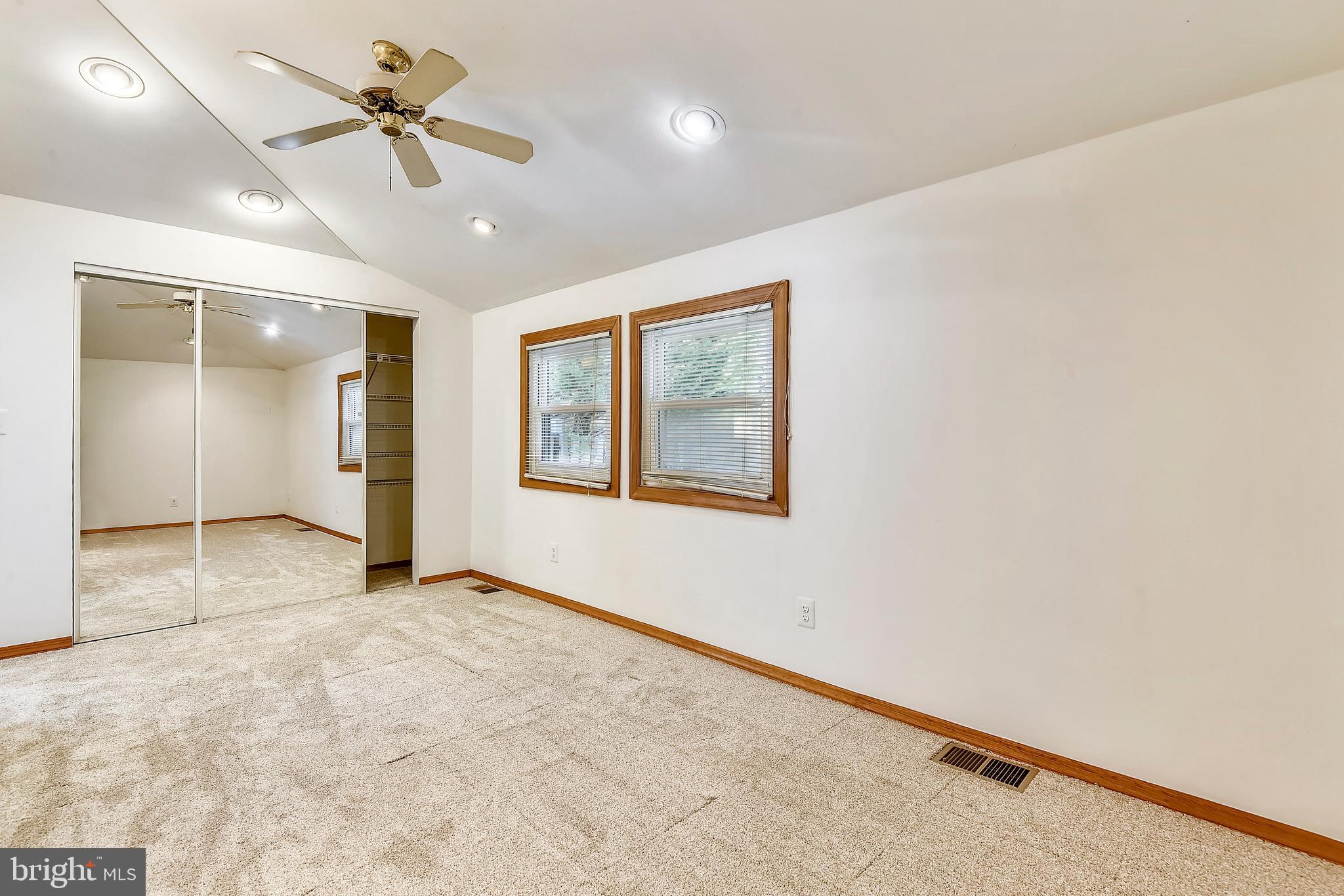 15 Dogwood Road Riva, MD 21140 - Photo 10 of 32 Volume Ceilings Enhance
