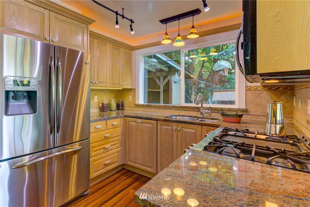 4429 Southwest Rose Street Seattle, WA 98136 - Photo 13 of 25 Gallery Image 13