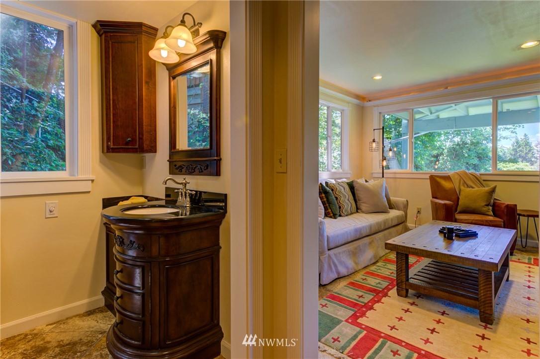 4429 Southwest Rose Street Seattle, WA 98136 - Photo 21 of 25 Gallery Image 21