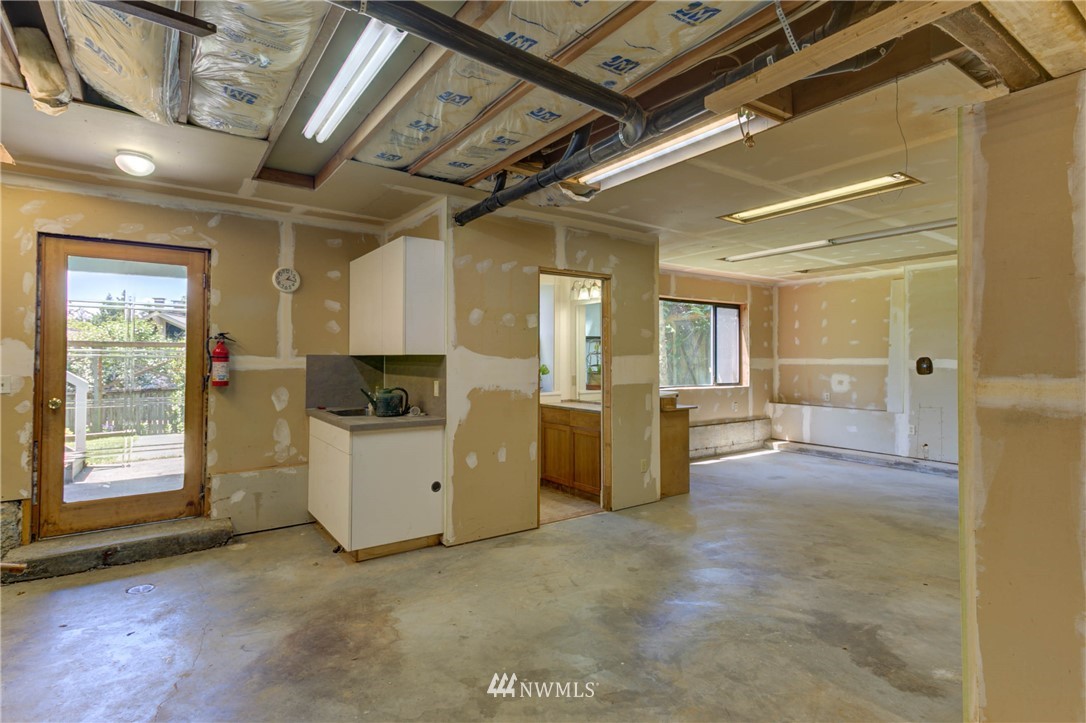 4429 Southwest Rose Street Seattle, WA 98136 - Photo 24 of 25 Gallery Image 24