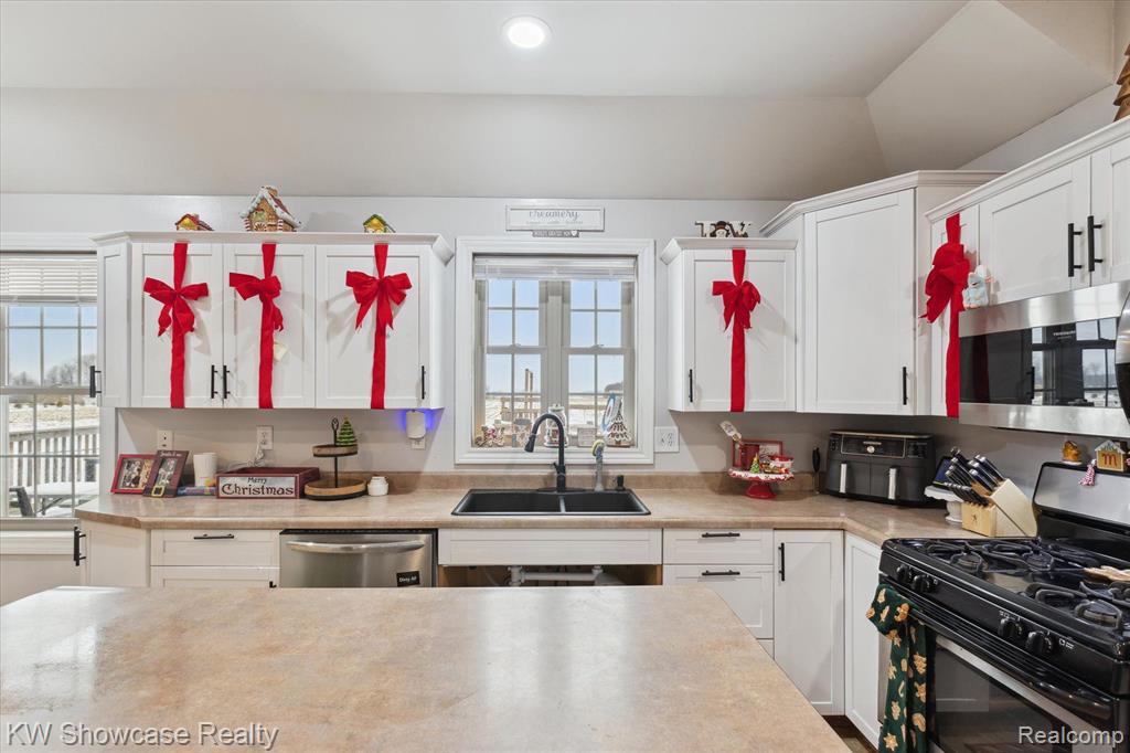 15568 West Ridge Road Oakley, MI 48649 - Photo 4 of 44