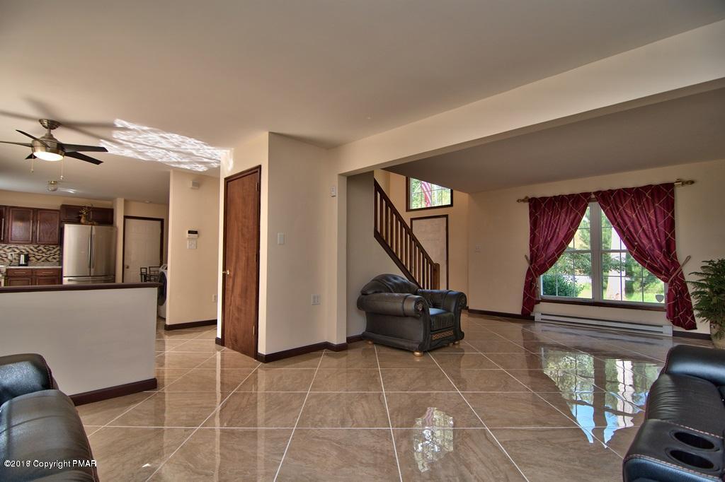 359 Coach Road Tobyhanna, PA 18466 - Photo 5 of 18 Living Room View