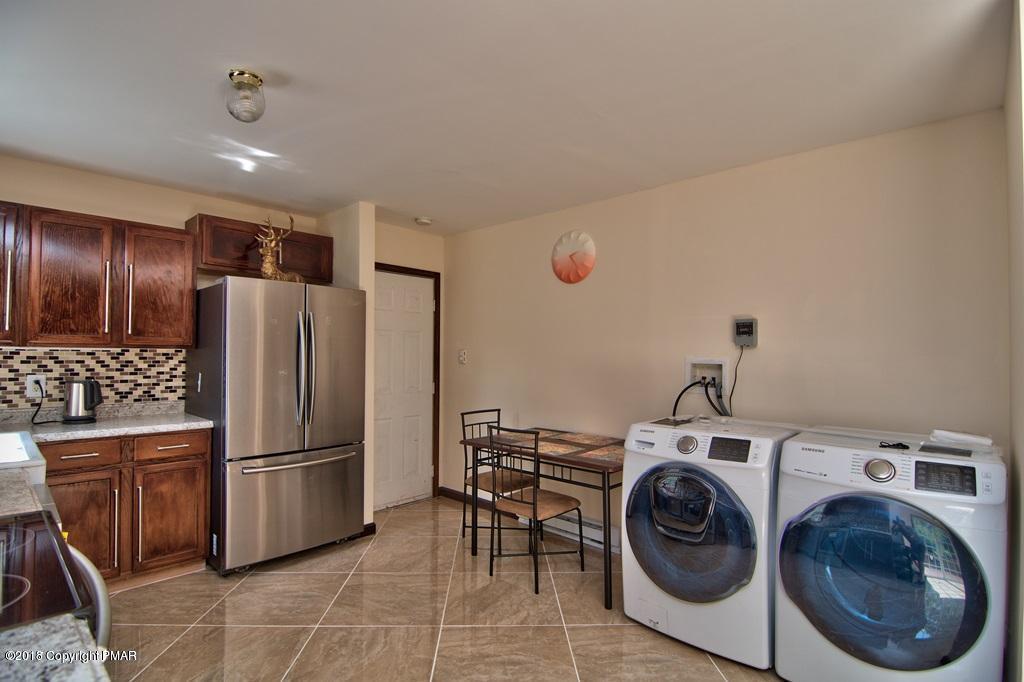 359 Coach Road Tobyhanna, PA 18466 - Photo 9 of 18 Kitchen 4