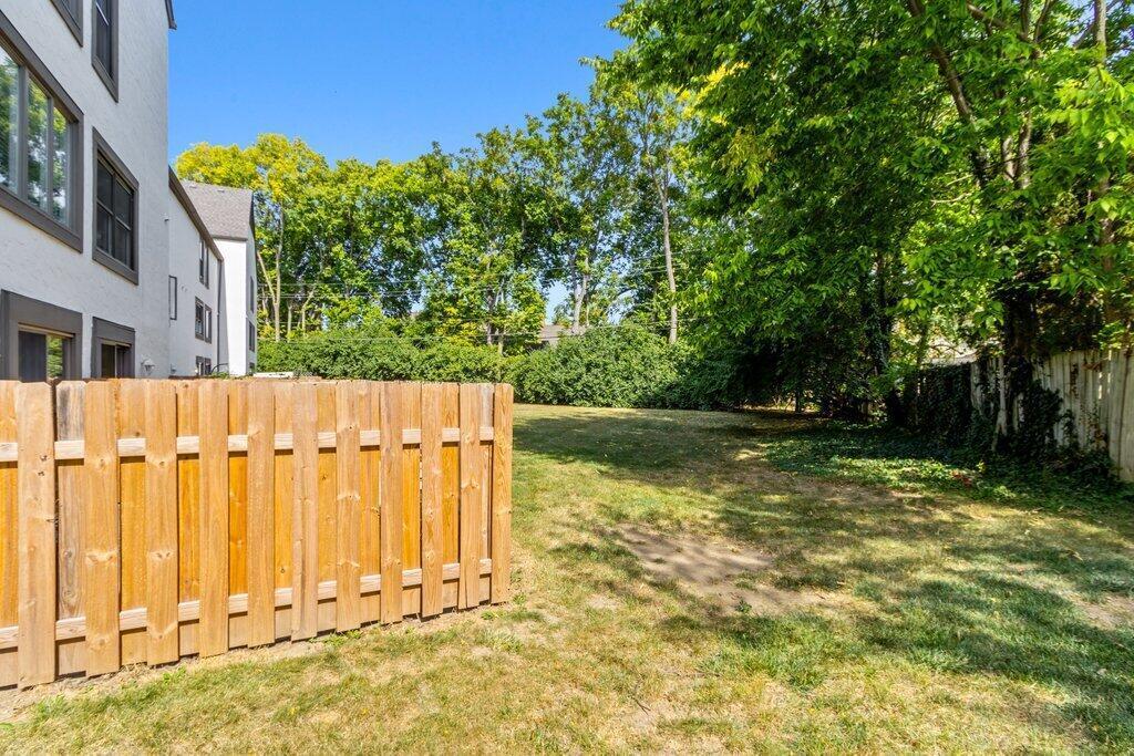372 Edinburgh Road Dublin, OH 43017 - Photo 27 of 30 372 Edinburgh Road-27.jpg-SMALL