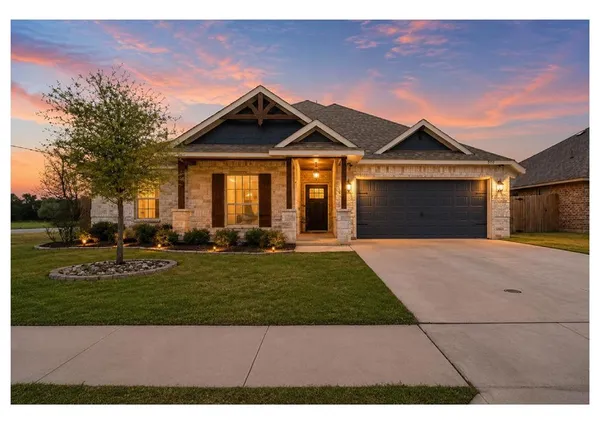 $324,400 | 972 Sam Street, Springtown, TX 76082