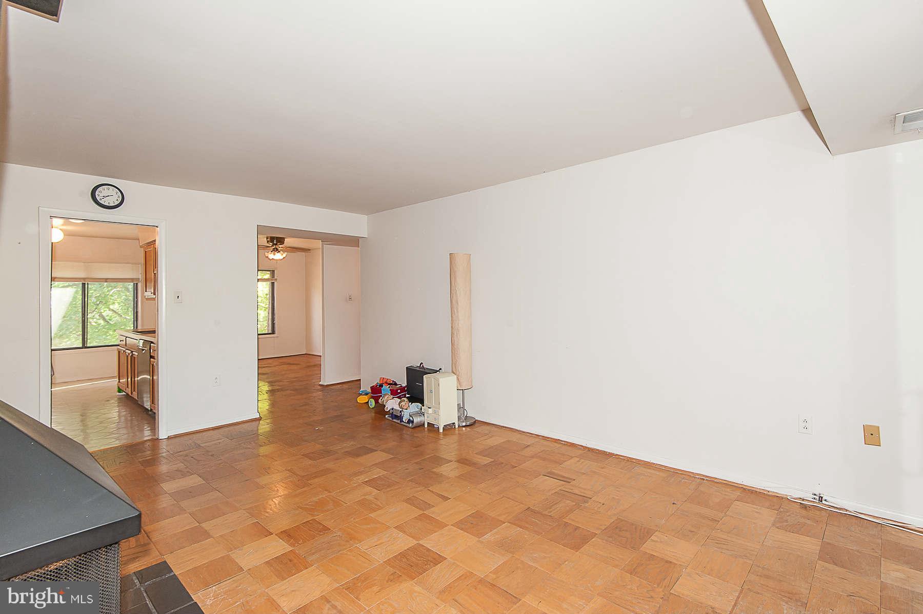 5253 West Running Brook Road, Unit 301 Columbia, MD 21044 - Photo 9 of 21 Living Room