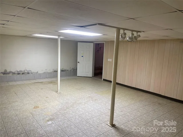 a view of a storage & utility room