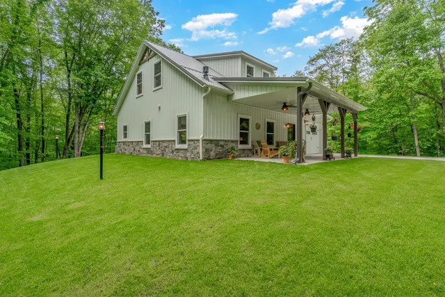 $2,200 | 309 East Scholl Lane, La Porte, IN 46350